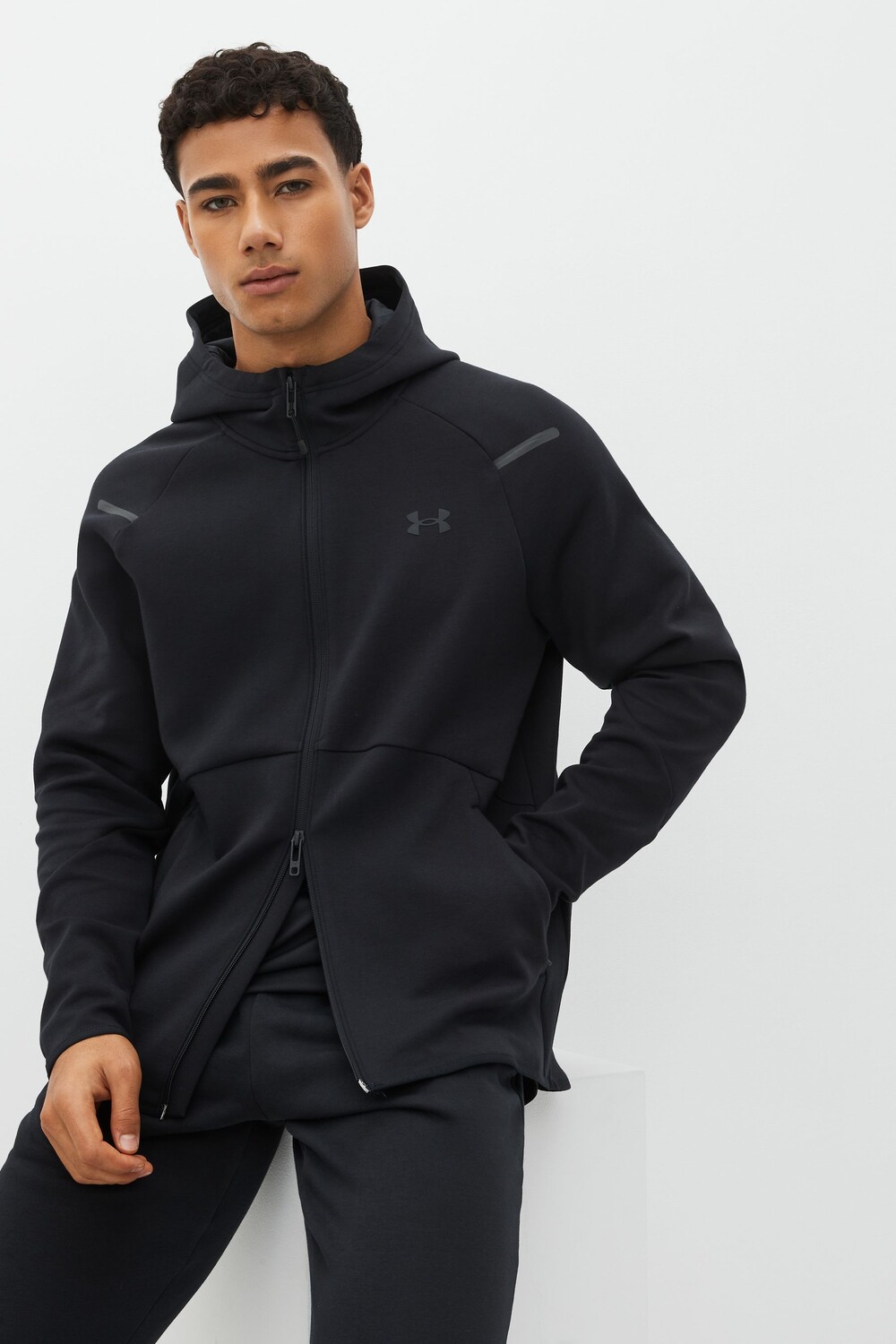 

Неудержимая толстовка на молнии Under Armour, черный