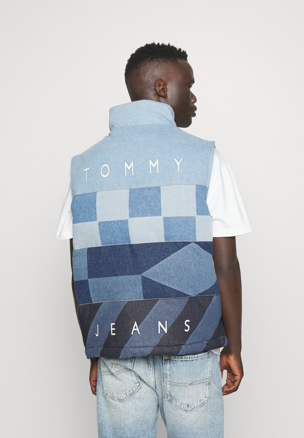 

Жилет Tommy Jeans