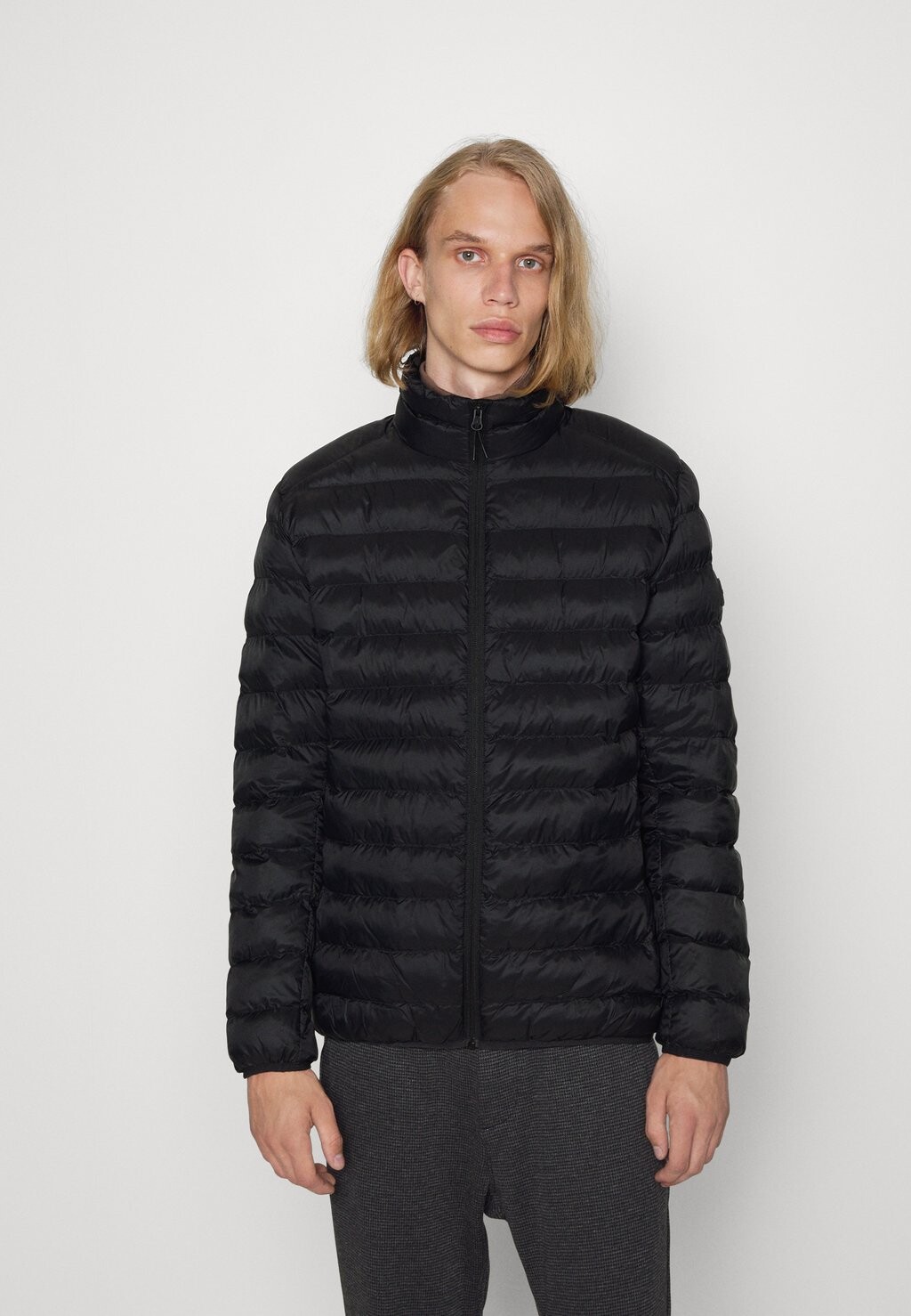 

Пуховик Esprit