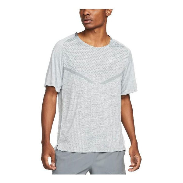 Футболка Nike Tech Knit Ultra Short-Sleeve 'Silver', цвет silver