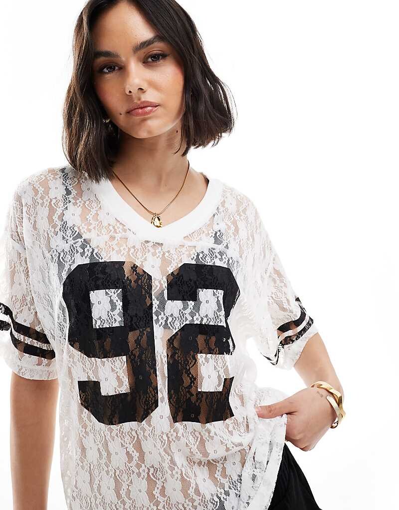 

Белая кружевная футбольная футболка Miss Selfridge