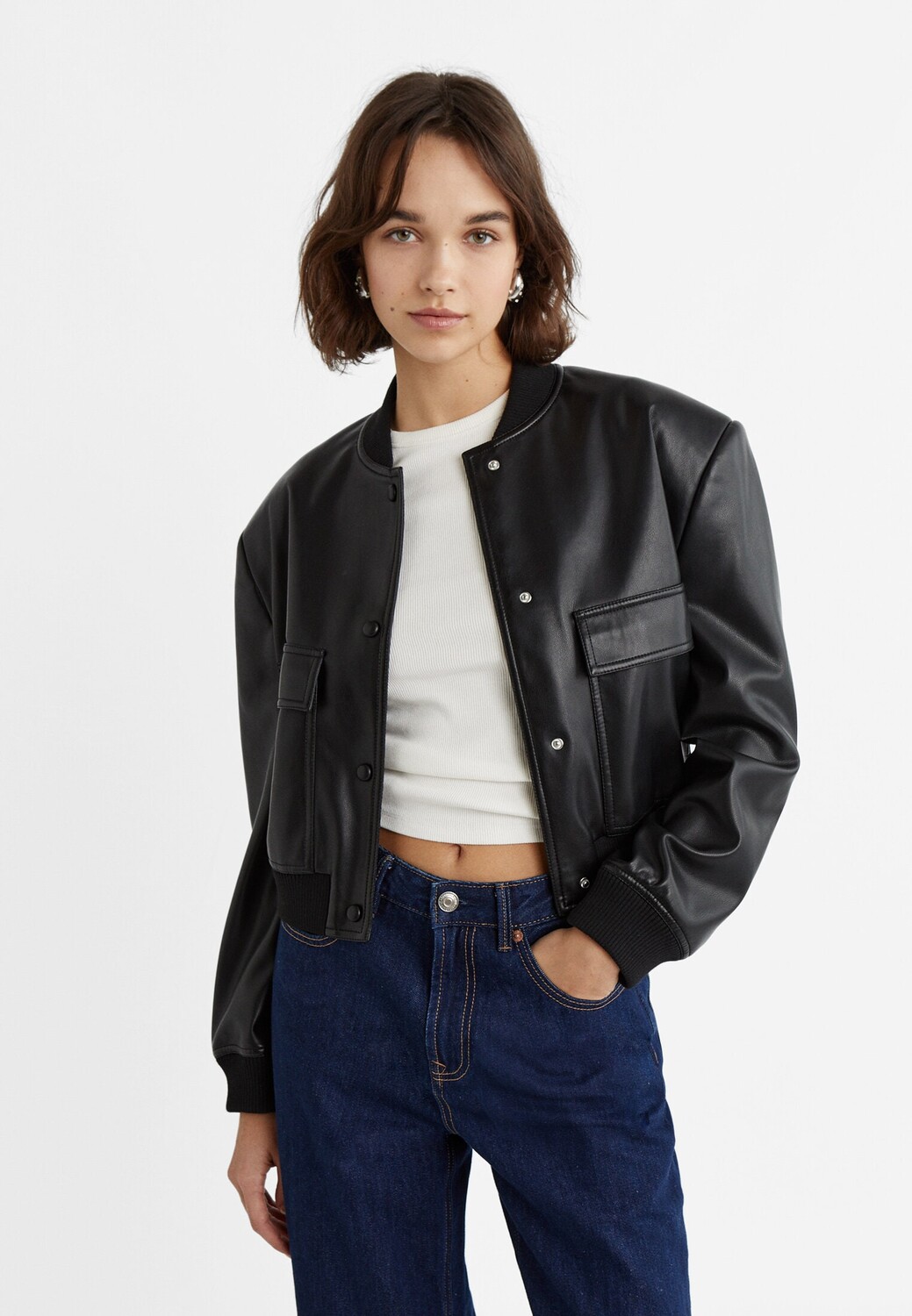 

Куртка с кожаным эффектом и карманами Stradivarius, черный