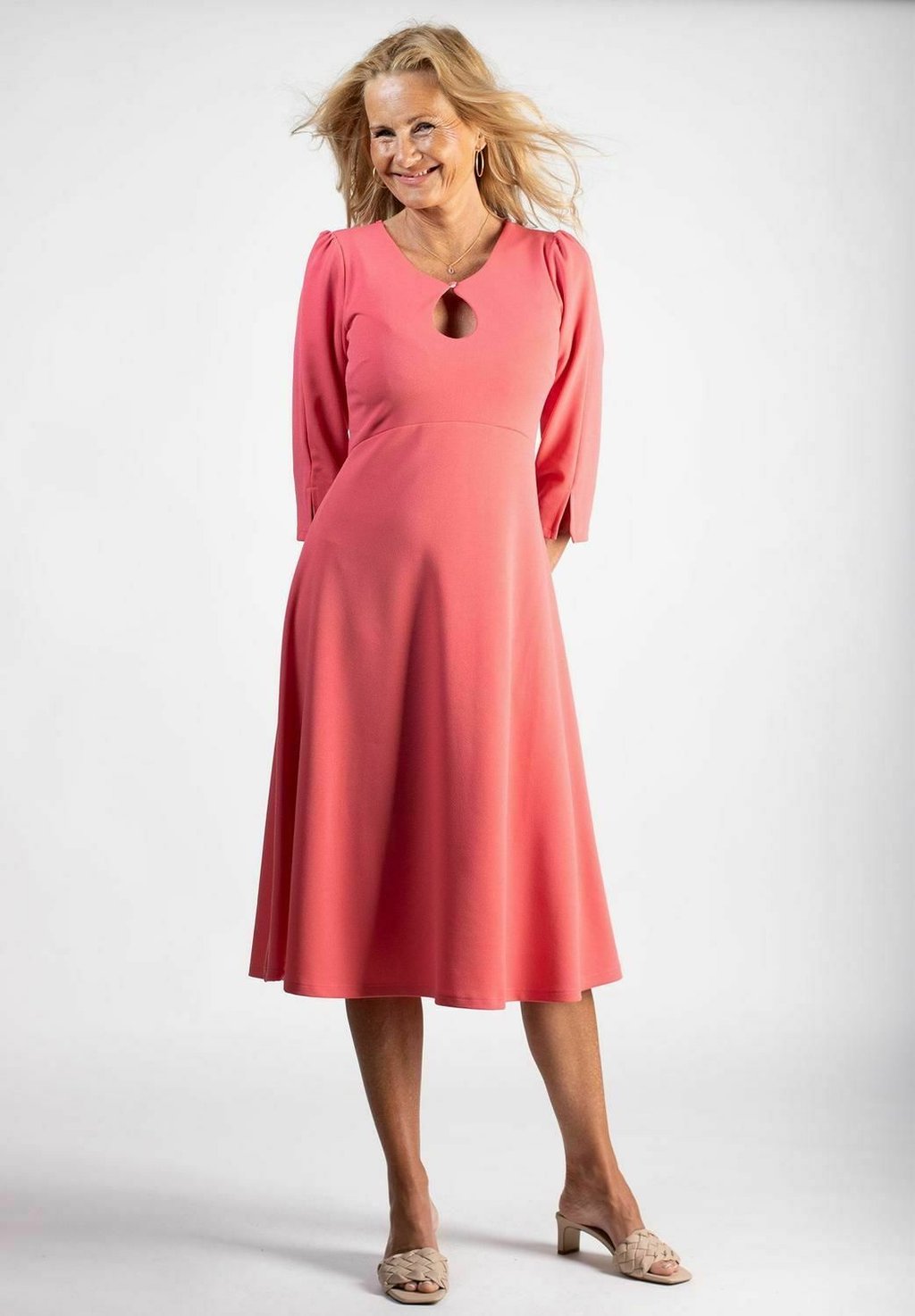 Повседневное платье KATHARINE Stockholms Klänningsfabrik, цвет coral
