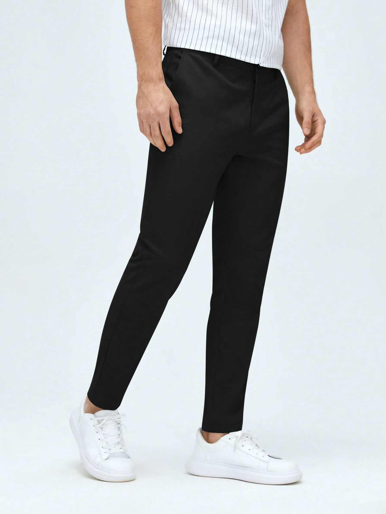 цена Мужские классические классические брюки из тканого материала с боковыми карманами Manfinity Mode, черный
