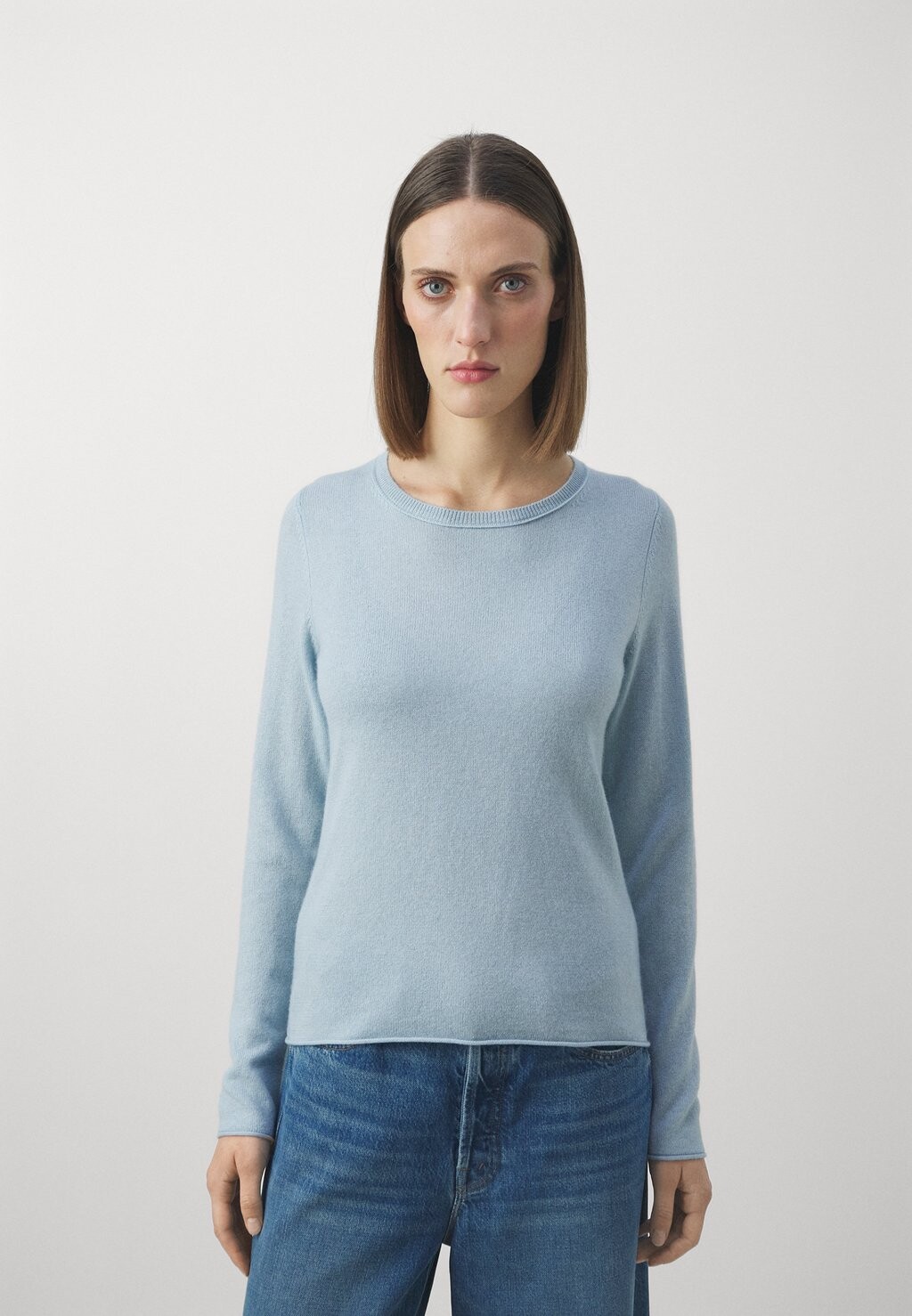 

Свитер КРУГЛЫЙ ВЫРЕЗ FTC Cashmere, hellblau