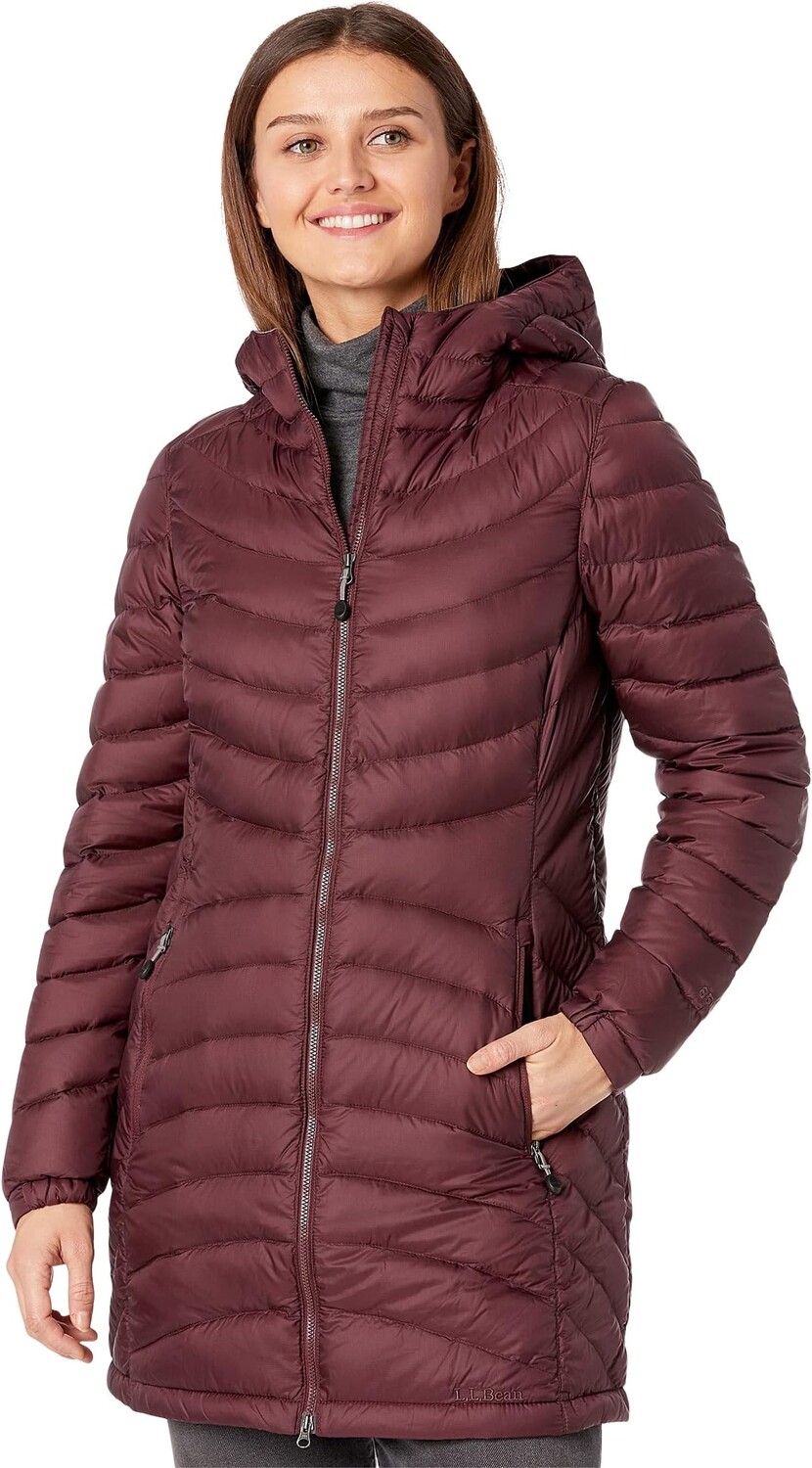 

Пуховик Petite Ultralight 850 с капюшоном L.L.Bean, цвет Dark Plum