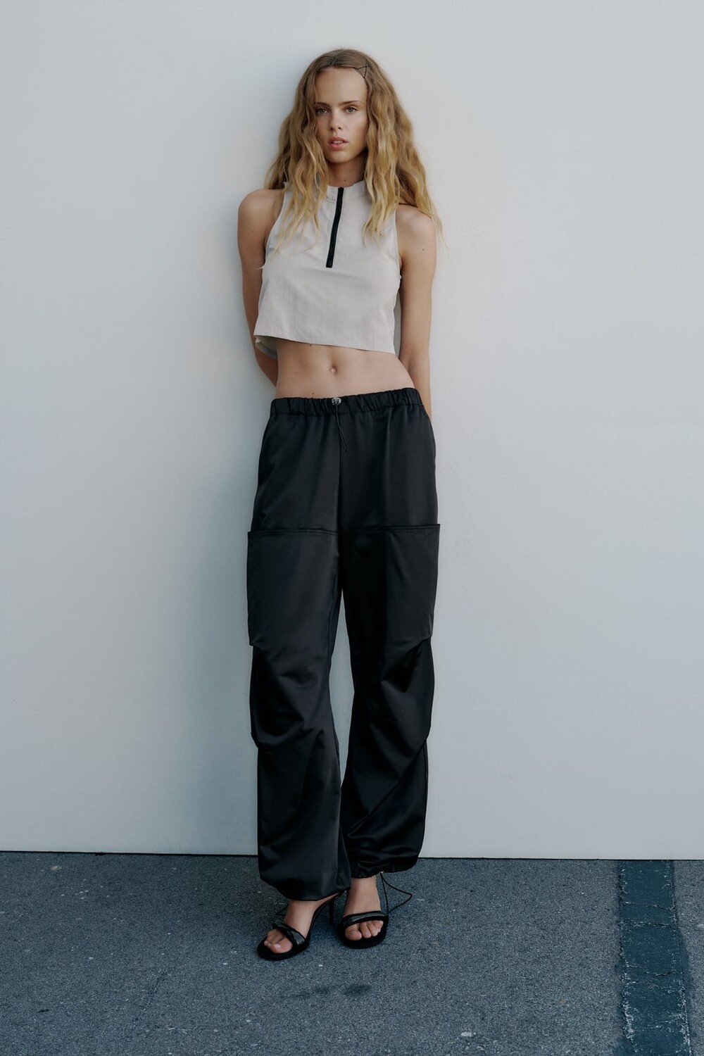 

Атласные брюки parachute ZARA, черный