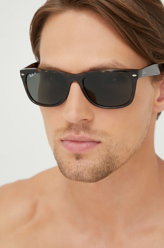 

Солнцезащитные Очки Ray-Ban, коричневый