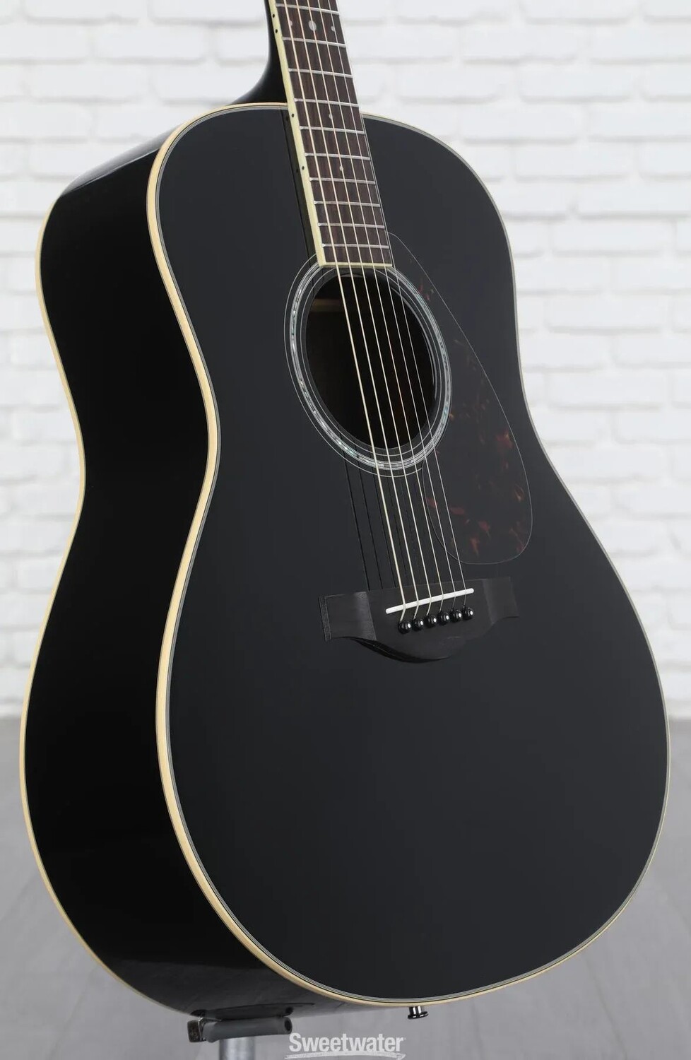 

Yamaha LL6 ARE Original Jumbo — черный