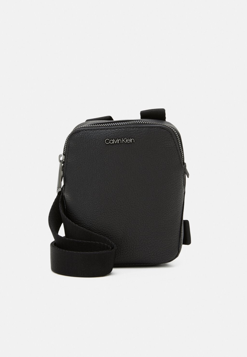 

Сумка через плечо Calvin Klein, черный