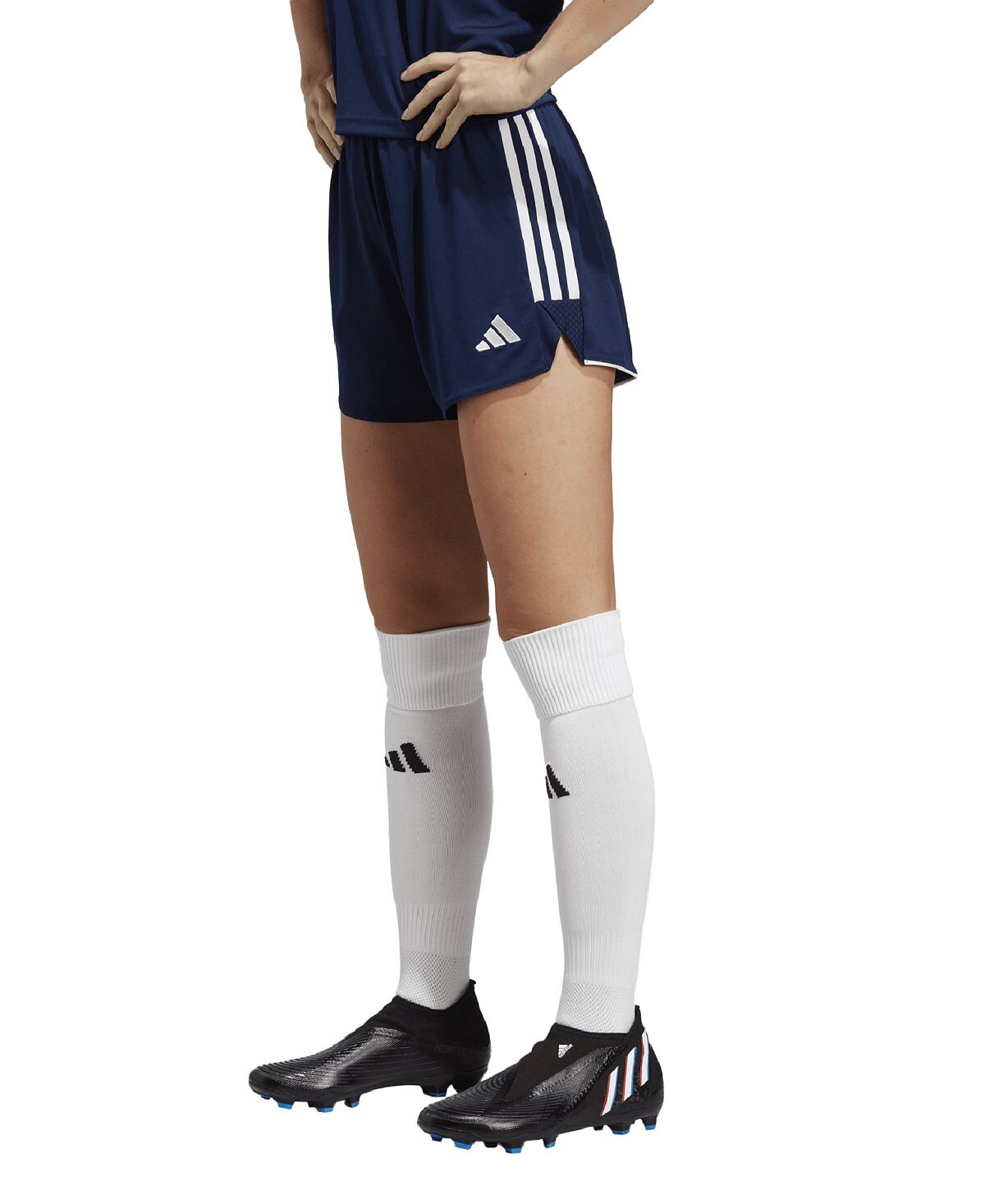 

Женские футбольные шорты Tiro 23 League со средней посадкой adidas