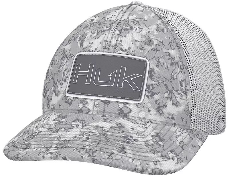 Мужская камуфляжная кепка HUK на плоской подошве с плавниками