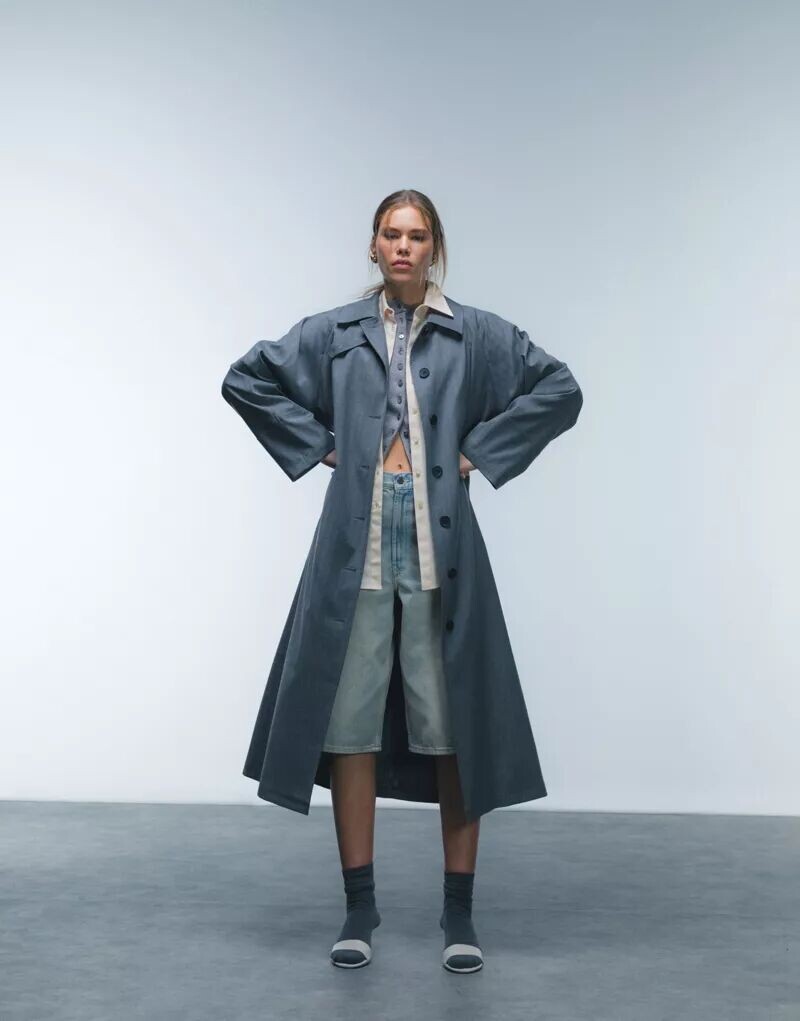

Topshop – элегантный автомобильный тренч антрацитового цвета