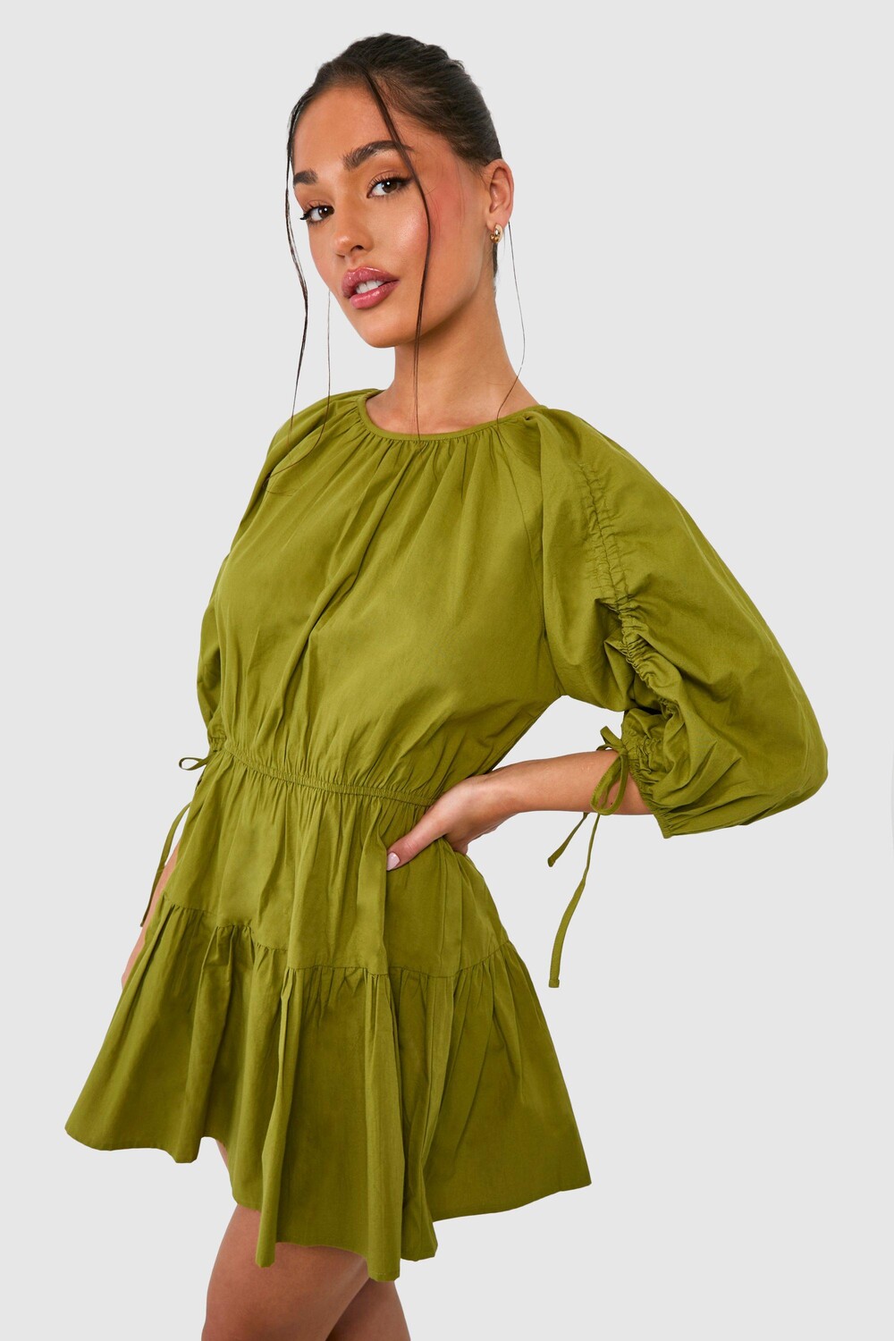 

Мини-платье из поплина с пышными рукавами Petite boohoo, хаки
