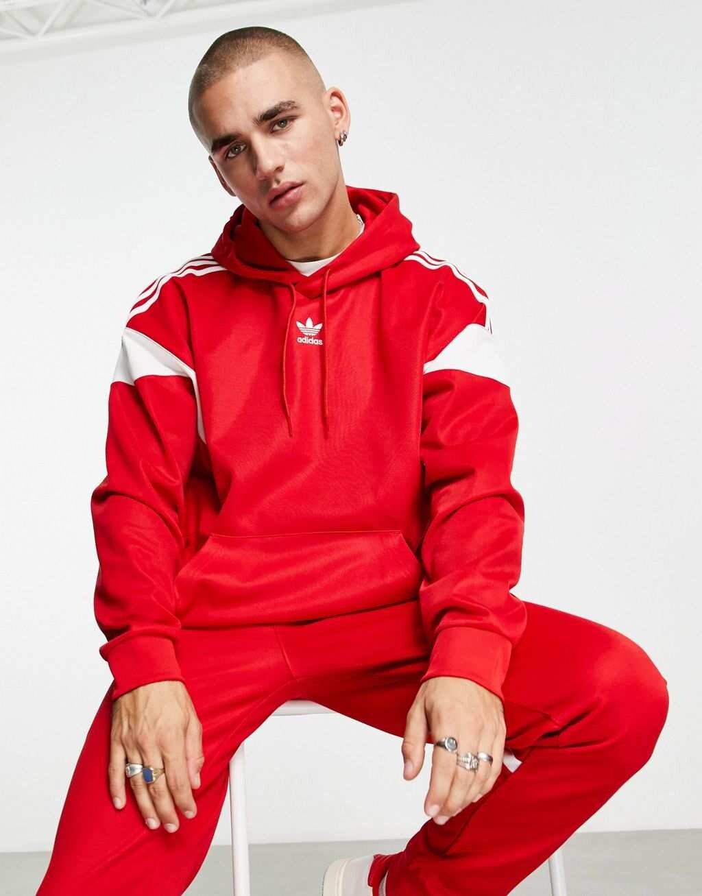 

Красное худи с вырезом adidas Originals Adicolor, Красный