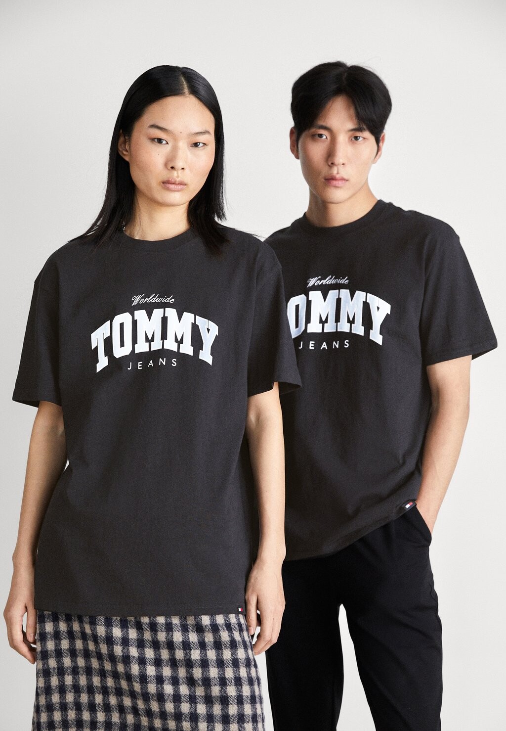 

Футболка с принтом Varsity Tee Unisex Tommy Jeans, черный