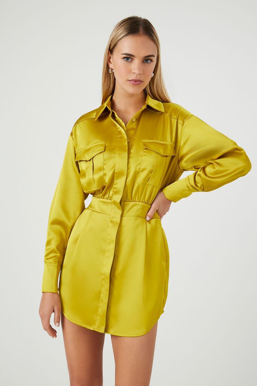 

Атласное мини-платье-рубашка Forever 21