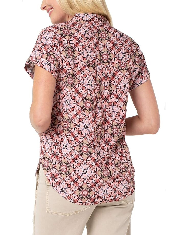 

Блуза Liverpool Los Angeles Rolled Sleeve Button Front Printed Viscose Blouse, цвет Dyed Abstract Tile Print
