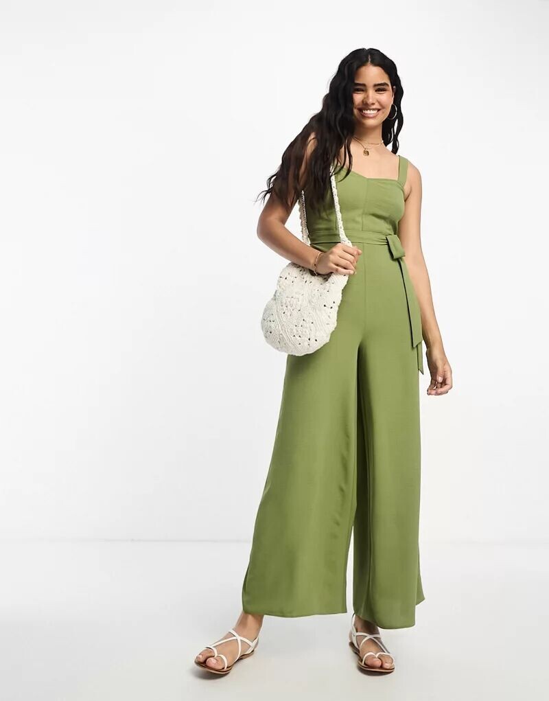 

Черный комбинезон цвета хаки с широким вырезом и поясом Miss Selfridge