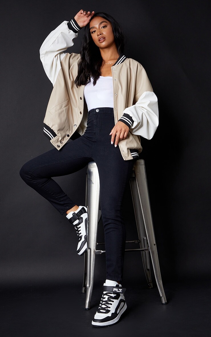 

PrettyLittleThing Черные джинсы скинни миниатюрного кроя в стиле диско