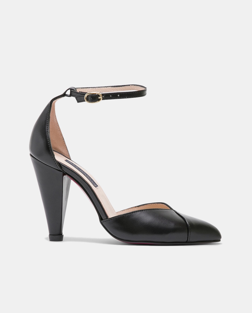 цена Женские кожаные туфли Madrid на каблуке-воронке Inés Domecq By Cuplé, черный