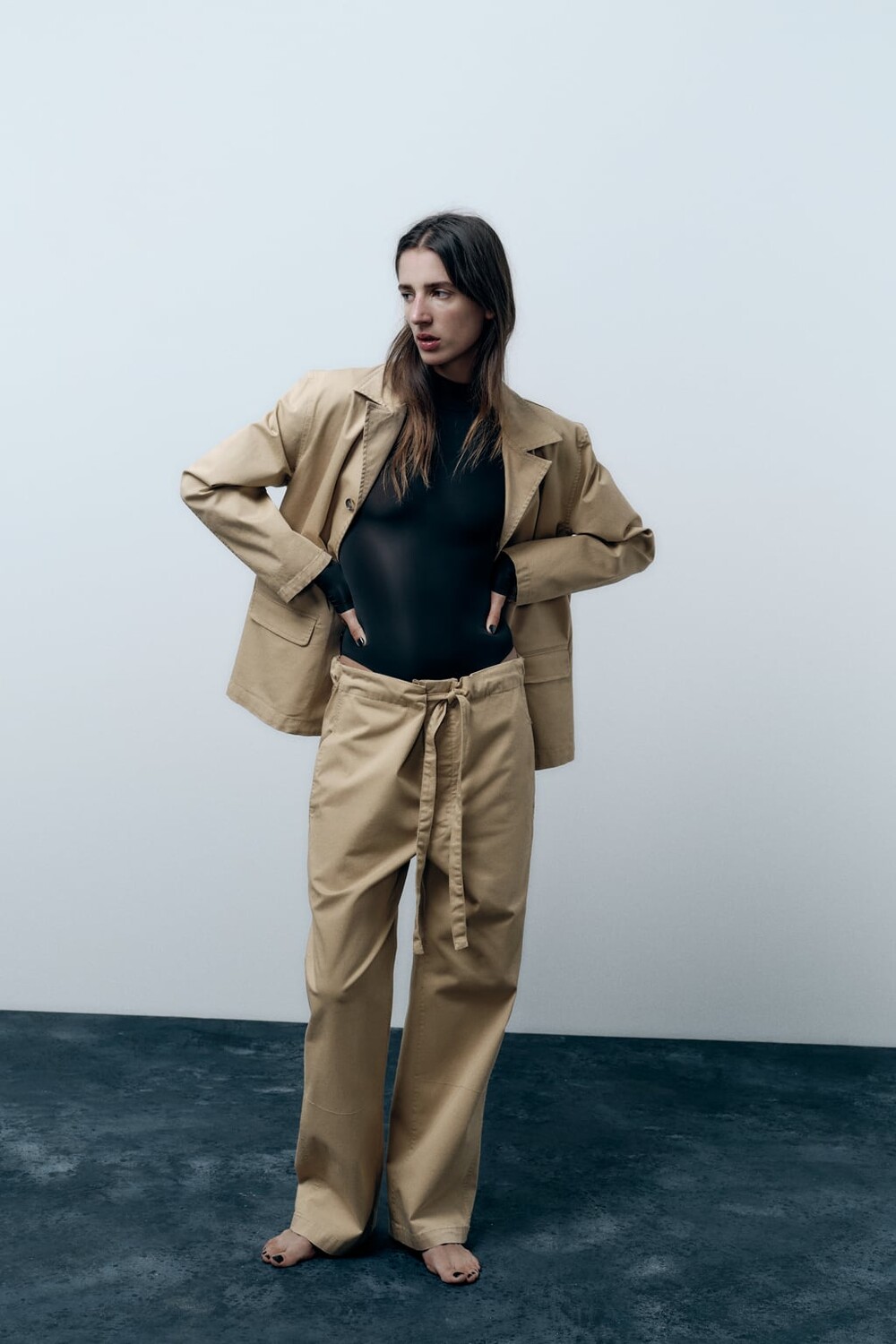 

Приталенное боди ZARA, черный