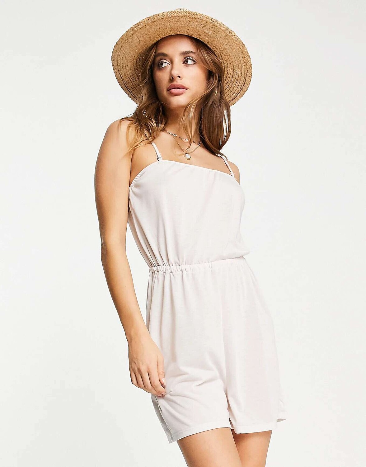 

Кремовый комбинезон с завязкой на талии Vero Moda