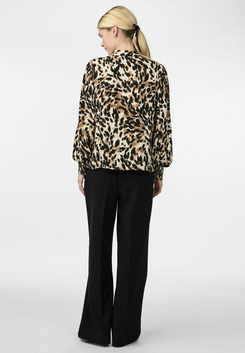 

Блузка на пуговицах ALIRA YAS, цвет Mottled Black