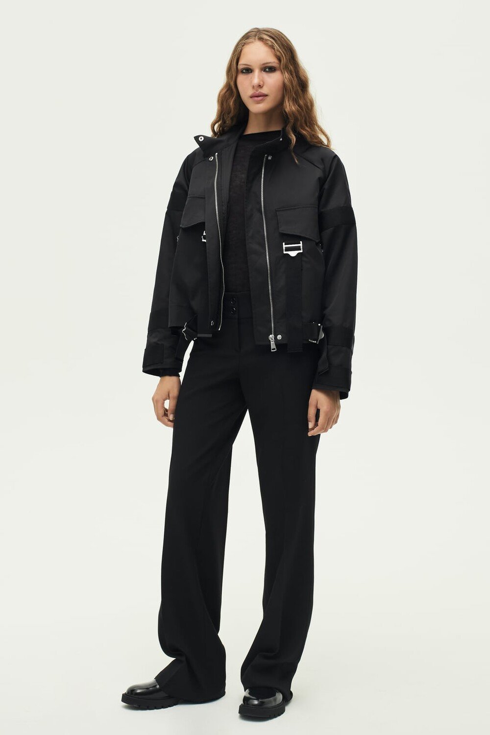 

Контрастный бомбер с пряжками Zw Collection ZARA, черный
