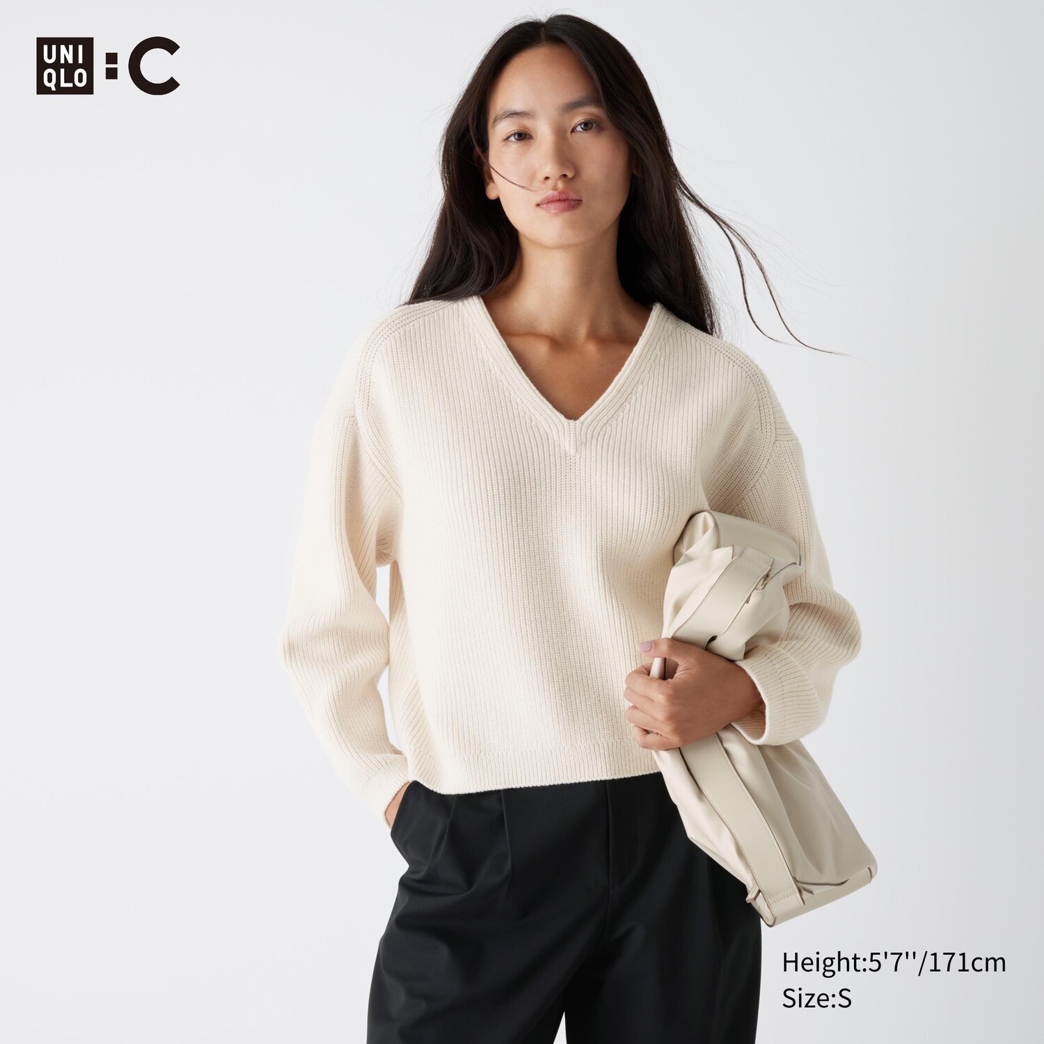

Короткий свитер с v-образным вырезом UNIQLO, слоновая кость