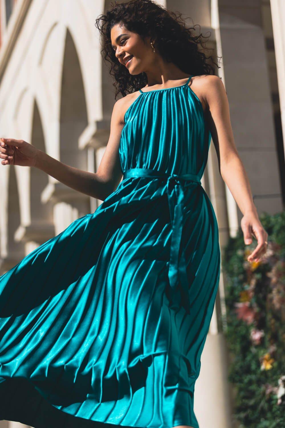 Плиссированное платье миди без рукавов с бретелькой на шее Roman, зеленый цена и фото