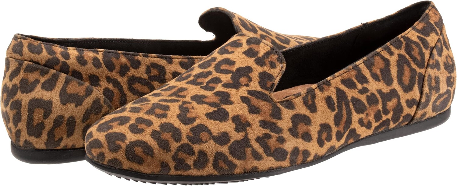 

Лоферы Shelby SoftWalk, цвет Tan Cheetah
