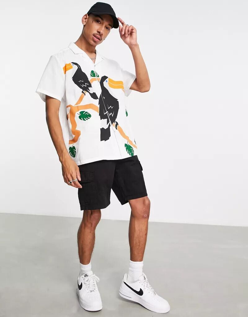 

Свободная льняная рубашка ASOS с воротником с лацканами и принтом тукан