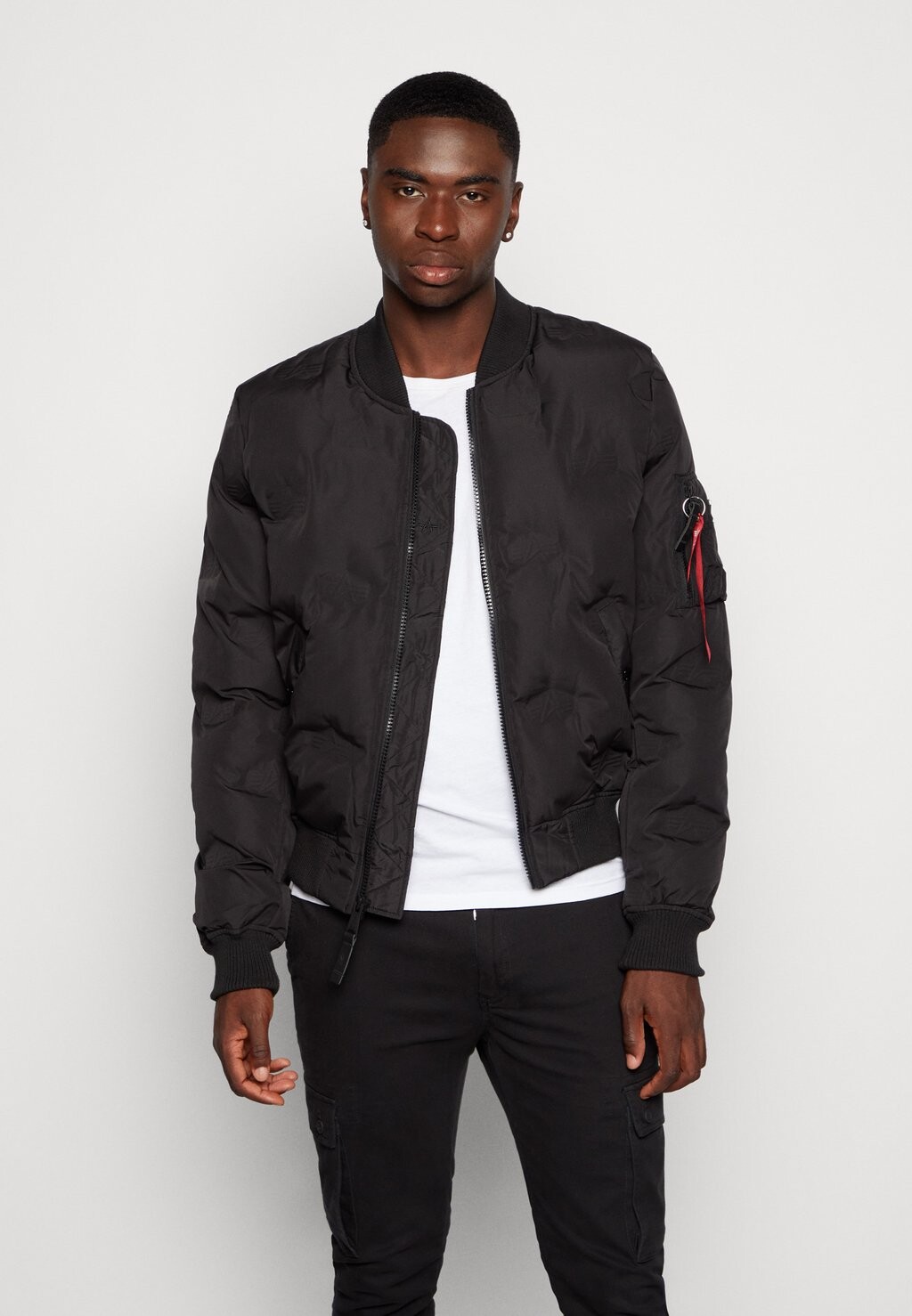 

Бомбер Alpha Industries
