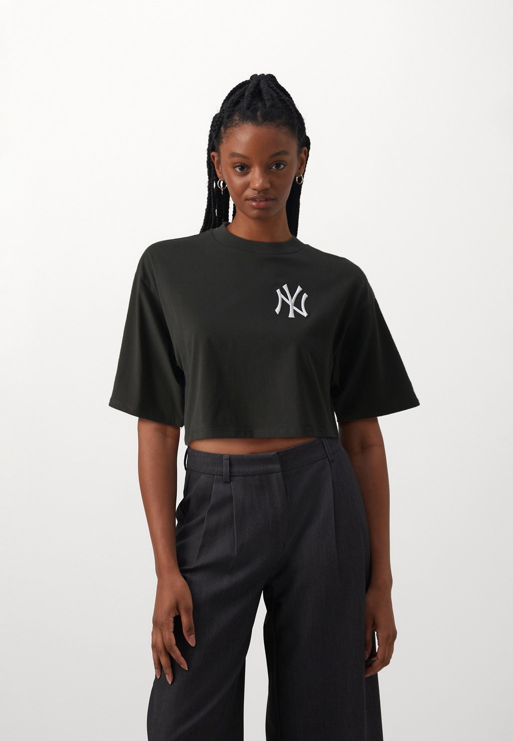 

Футболка с принтом FEMALE MLB CROP TEE New Era, цвет black