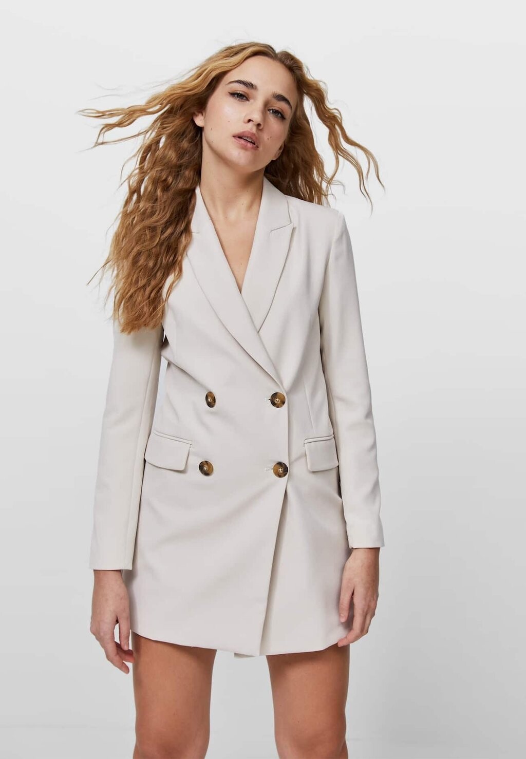 

Длинное пальто Stradivarius