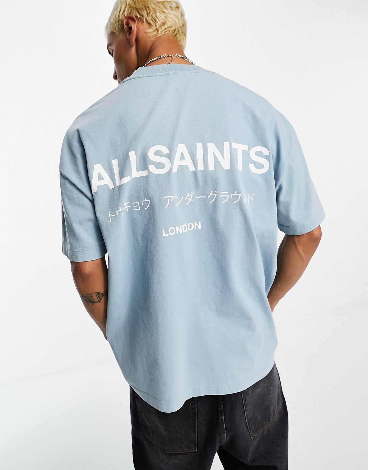 

Голубая футболка оверсайз AllSaints Underground