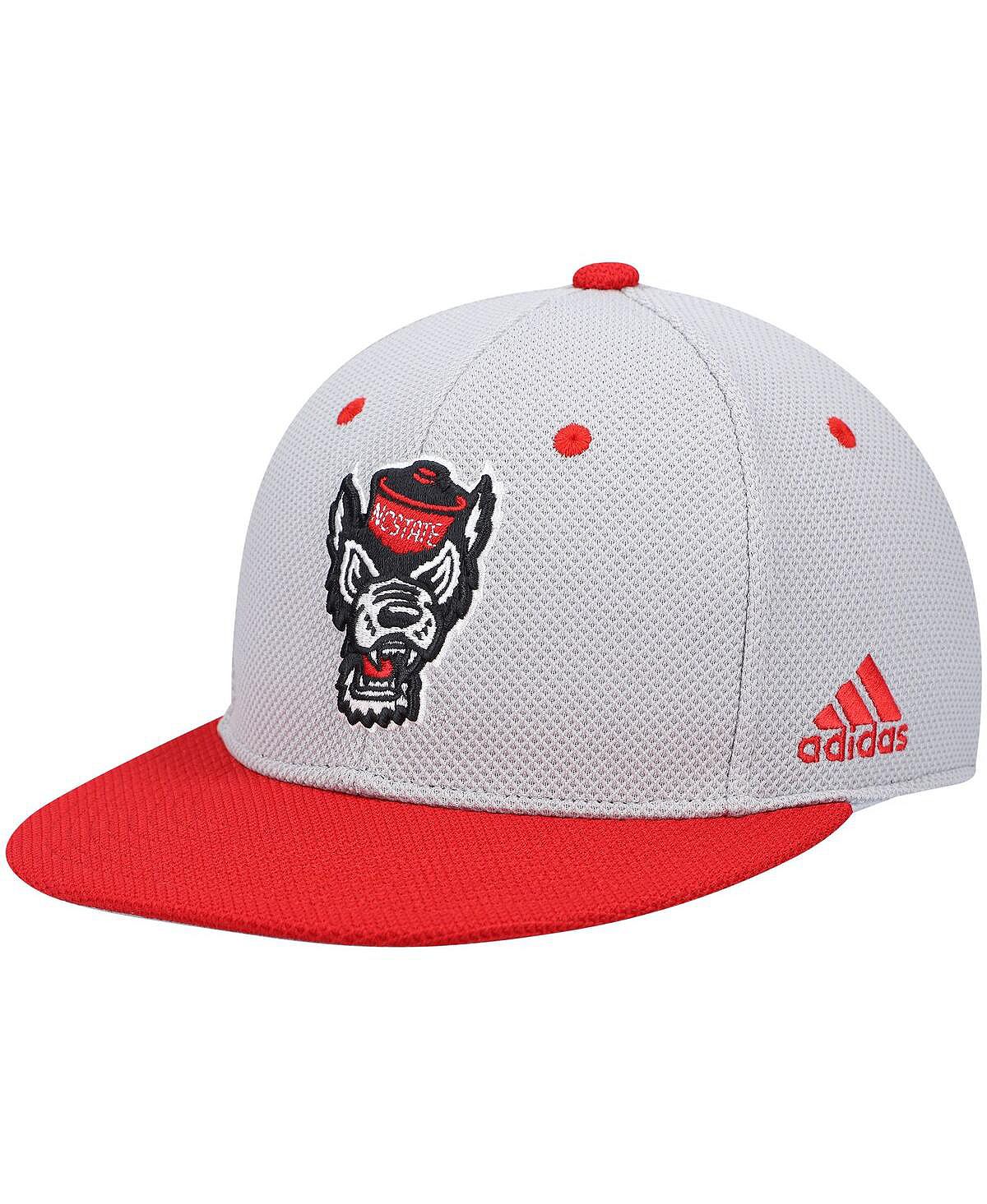 Мужская серо-красная бейсбольная кепка NC State Wolfpack для игрового поля adidas