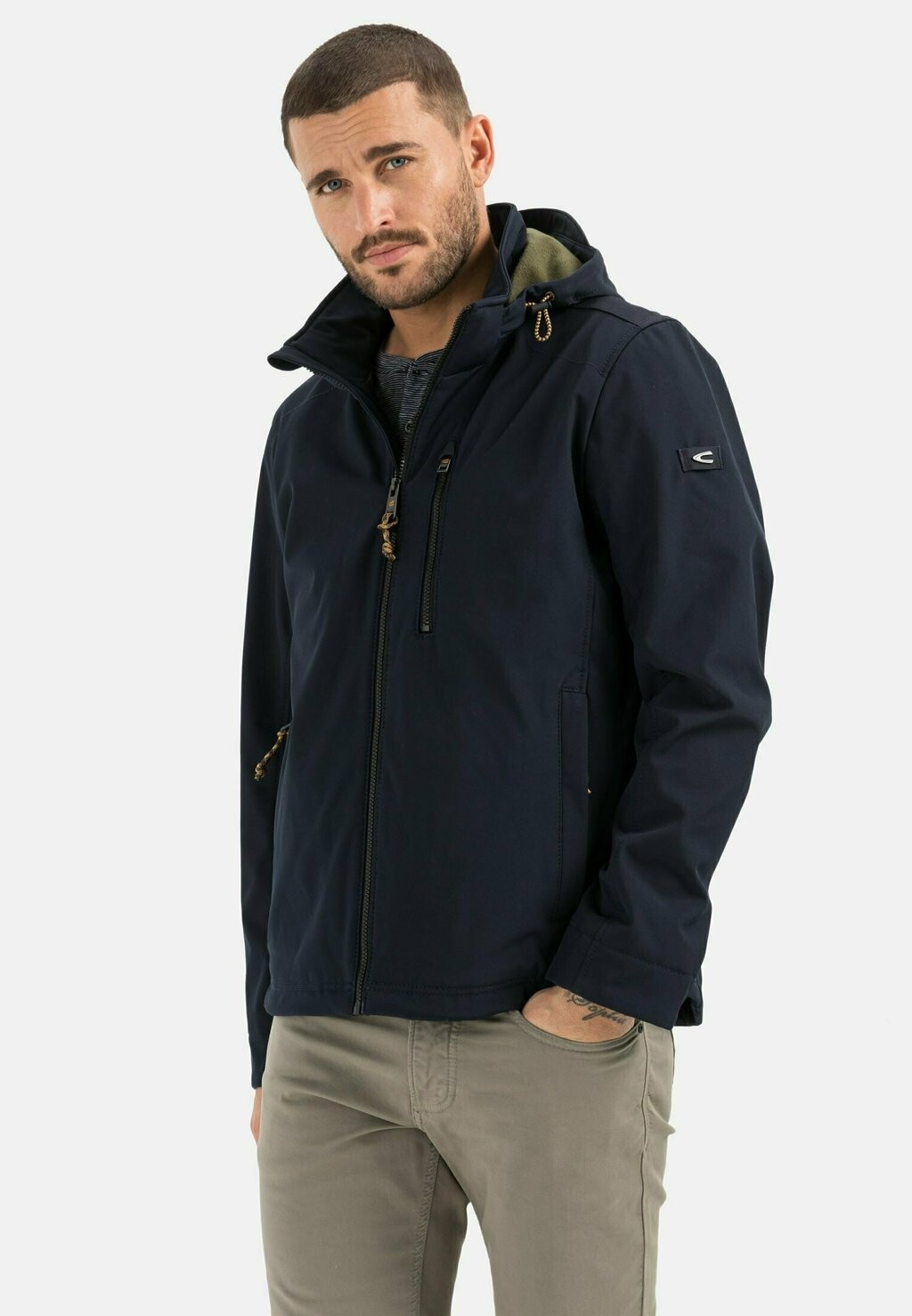 

Демисезонная куртка camel active