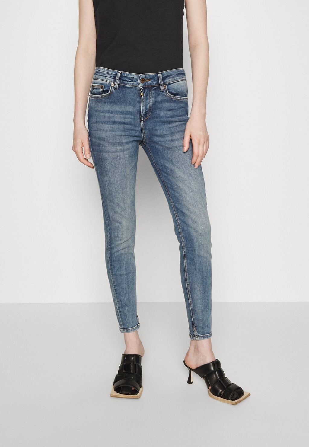 

Джинсы Skinny Fit DRYKORN, синий