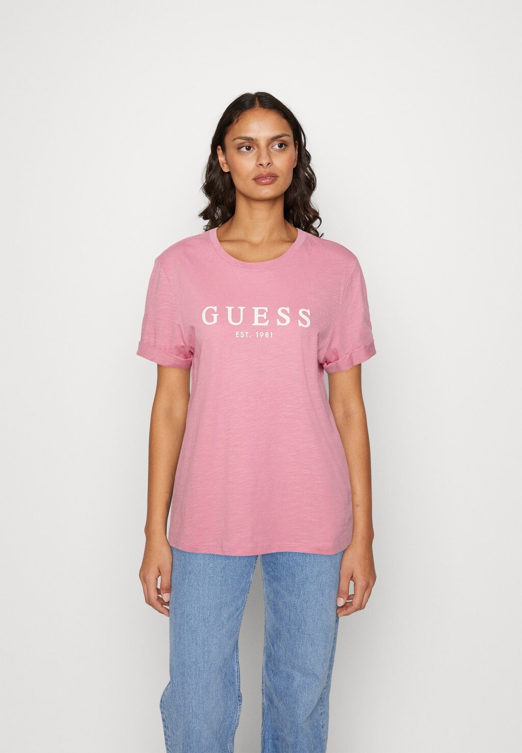 

Футболка с принтом Guess