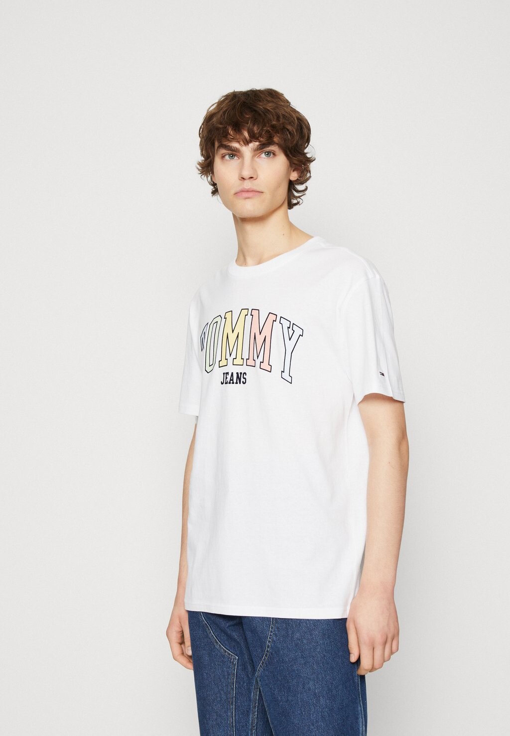 

Футболка с принтом Tommy Jeans, белый
