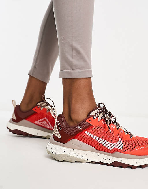 

Красные кроссовки Nike Running Reacr Pegasus Trail 4 Gore-Tex