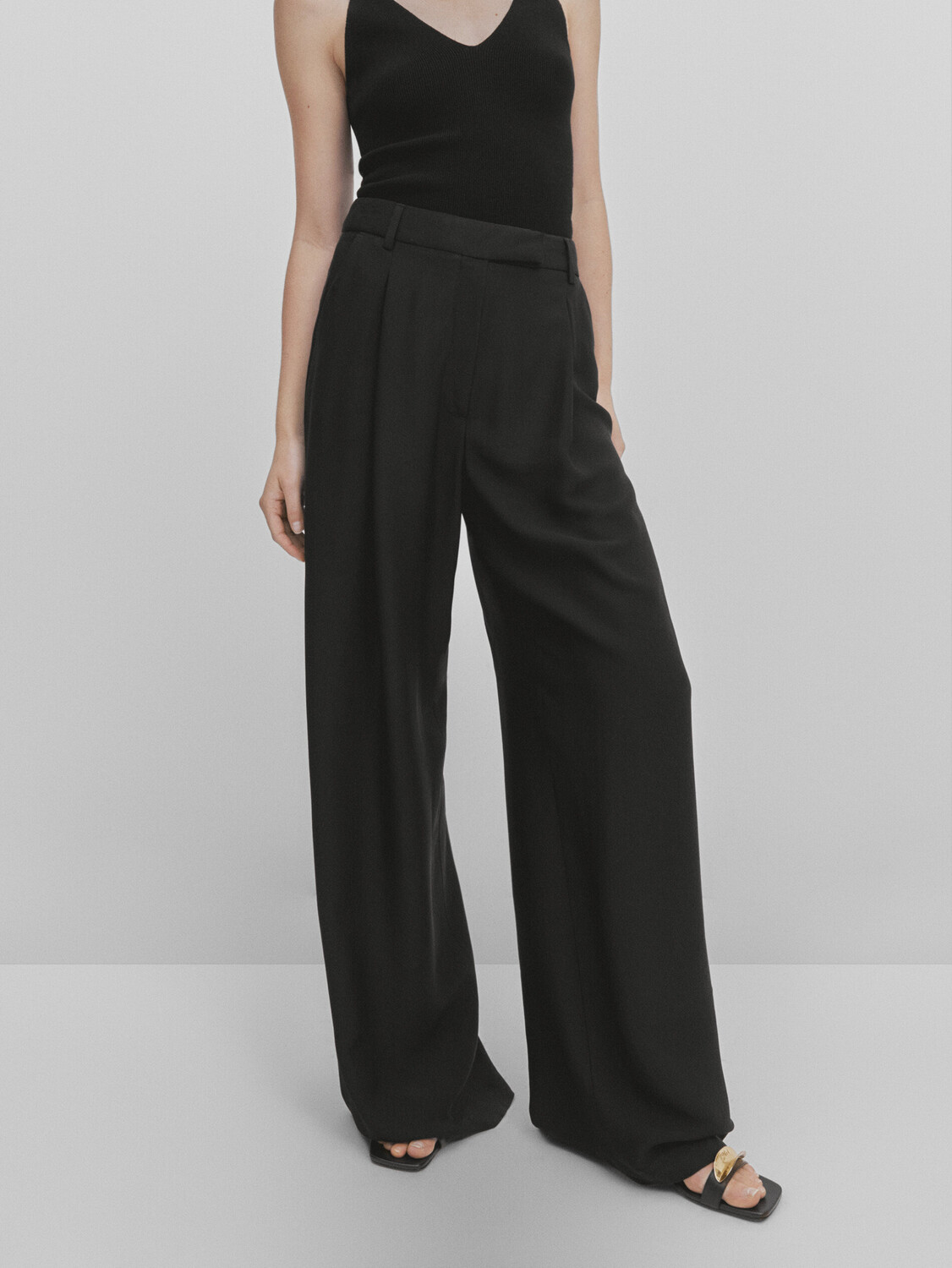 

Широкие брюки с вытонами Massimo Dutti, черный