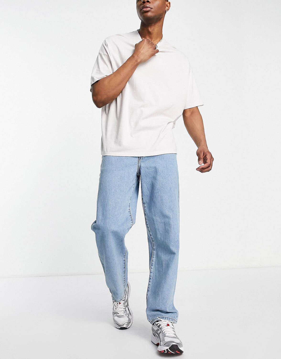 

Светлые мешковатые джинсы ASOS DESIGN