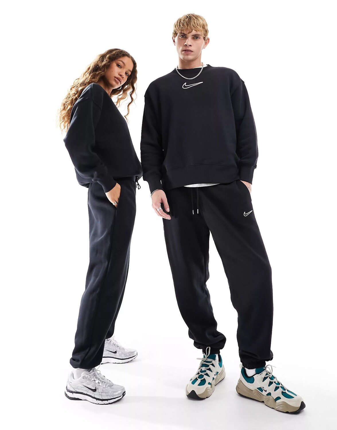

Брюки-джоггеры Nike Midi Swoosh Unsiex, черный