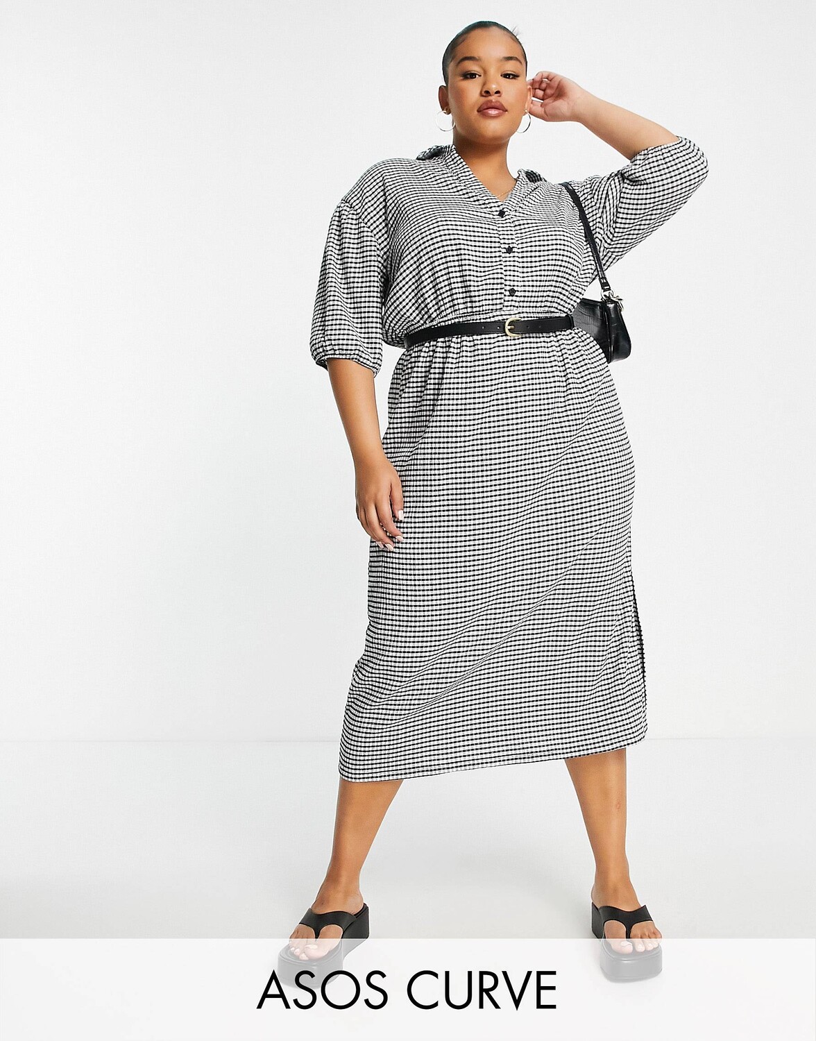 

Платье миди в клетку с короткими рукавами и поясом ASOS DESIGN Curve