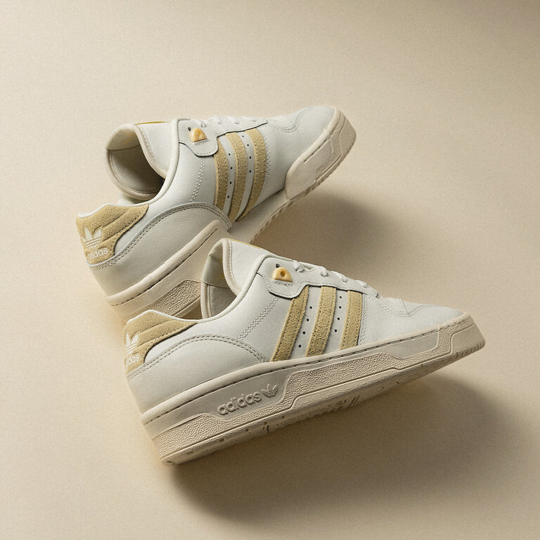 

Кроссовки Rivalry Low Adidas, белый