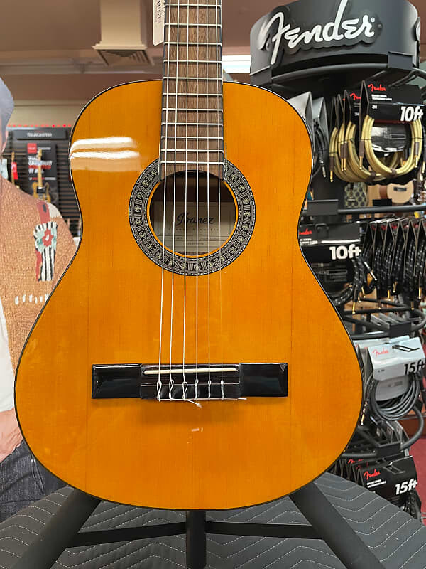 

Ibanez GA1, классическая гитара размера 1/2