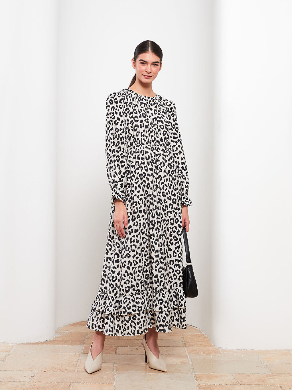 

Женское платье с круглым вырезом и длинными рукавами LCW Modest